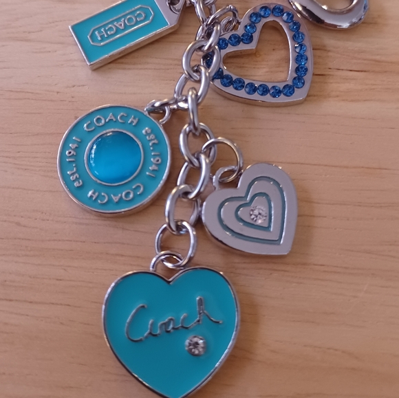 COACH HEARTS BAG CHARM - Picture 2 of 3